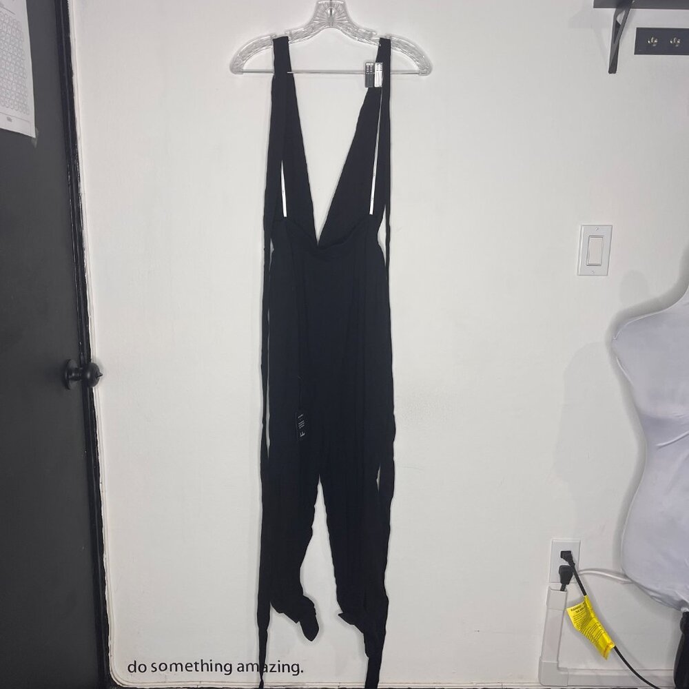 NWT Lulus Lolinda Black Convertible Halter Jumpsuit Sz S - Picture 4 of 13